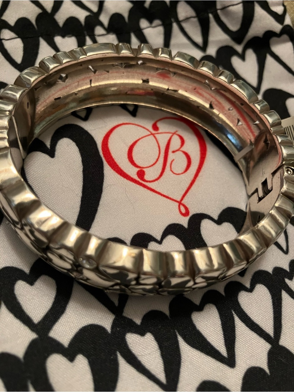 Brighton Le Beau Heart Retired Hinged Bangle Bracelet New with Pouch - Picture 2 of 6